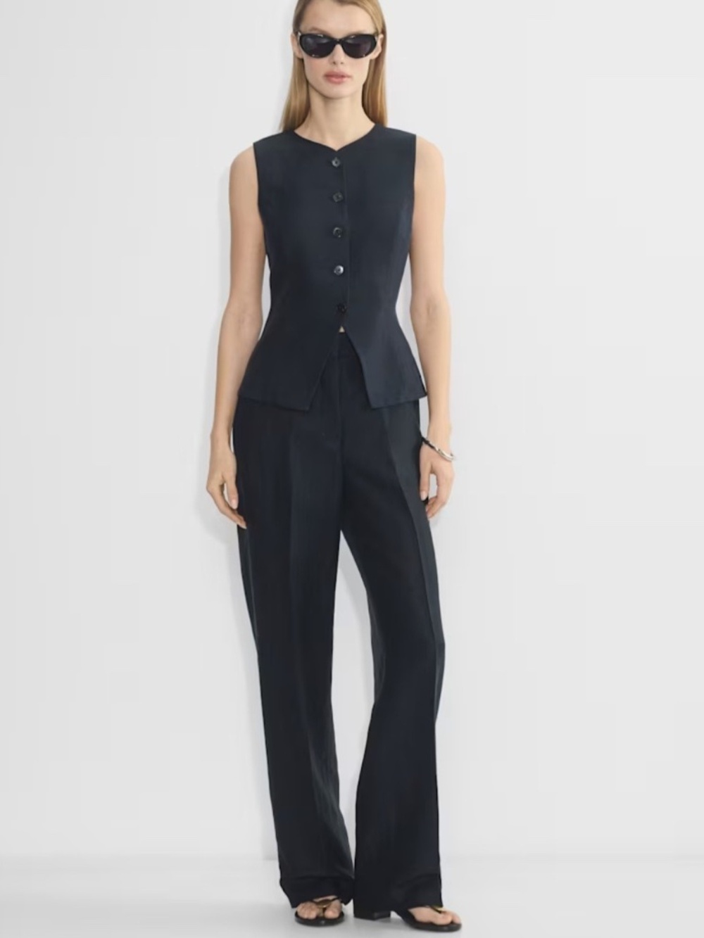 ARITZIA "The Limitless Pant" in Cruise LinenEUC/sz 4